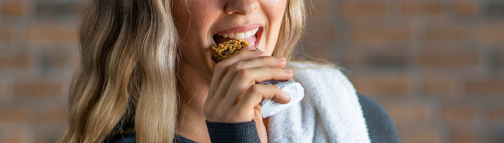 Barres protéinées : pourquoi, quand et comment les intégrer dans votre alimentation sportive ?